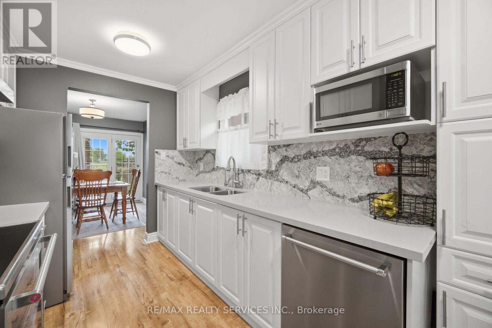 152 Weybridge Trail, Brampton, Ontario L6V 3W2 - Photo 10 - W13672670