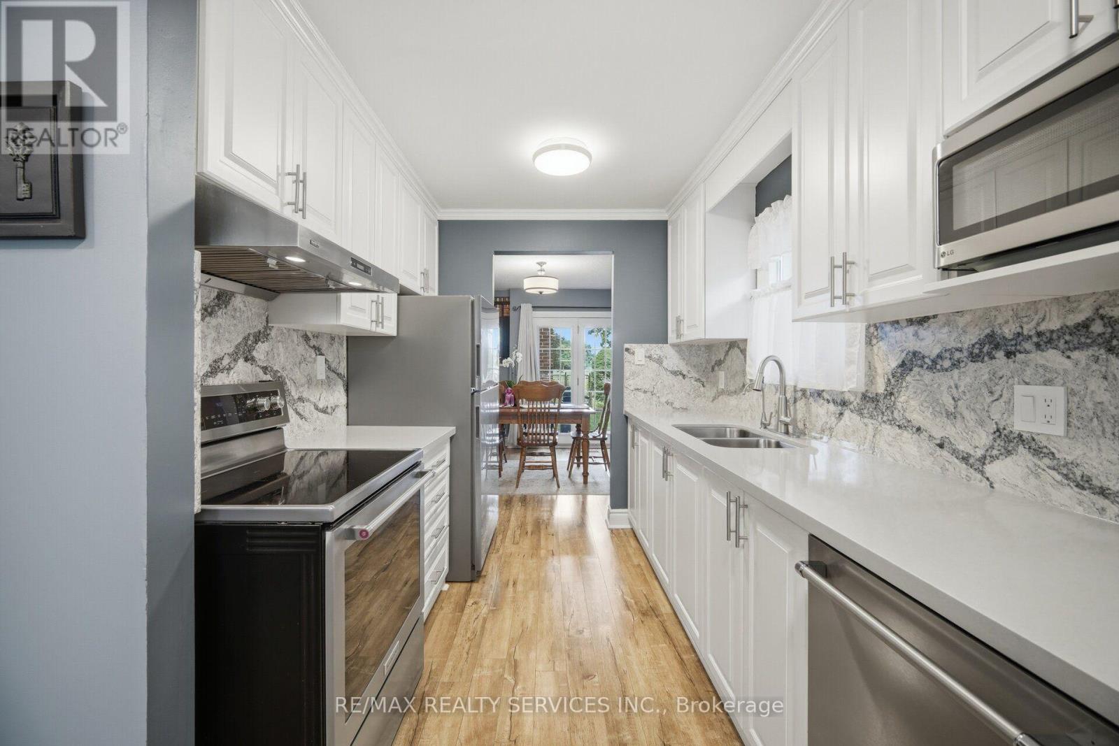 152 Weybridge Trail, Brampton, Ontario L6V 3W2 - Photo 11 - W13672670