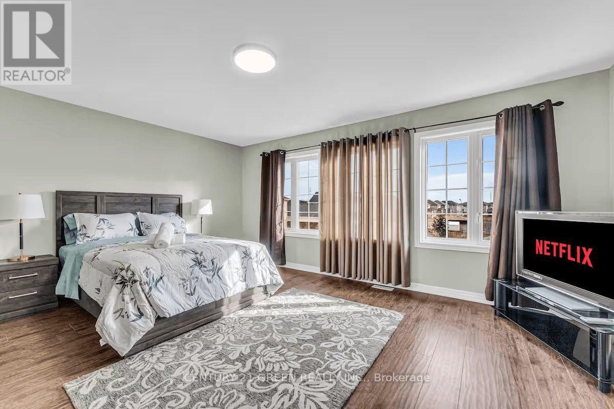 5 Sunset Way, Thorold, Ontario  L2V 0B6 - Photo 2 - X13673888