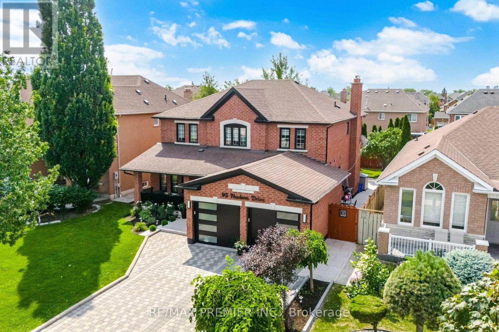 95 Hudson Drive, Vaughan, Ontario  L6A 1X4 - Photo 2 - N13673714