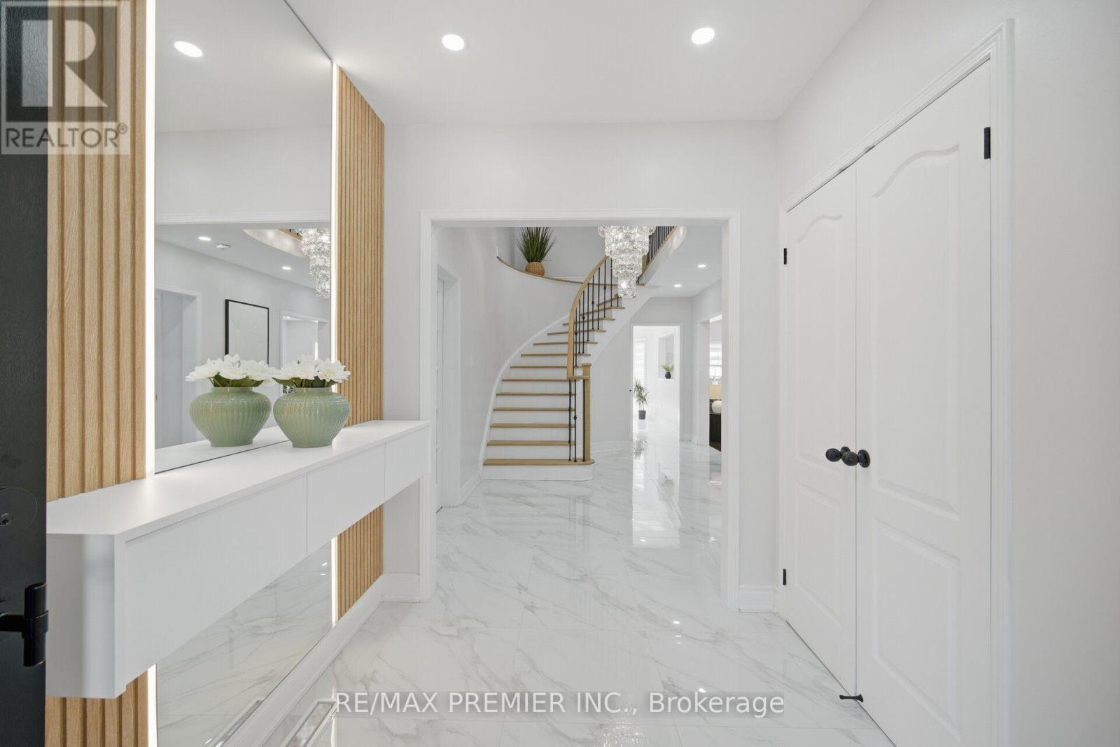 95 Hudson Drive, Vaughan, Ontario  L6A 1X4 - Photo 7 - N13673714