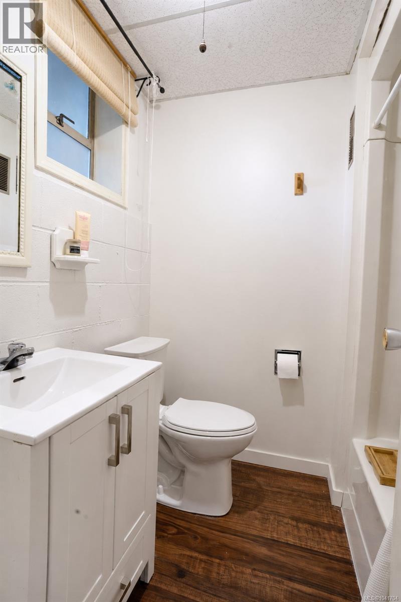 1295 Santa Rosa Ave, Saanich, British Columbia  V8Z 2V5 - Photo 30 - 1041704