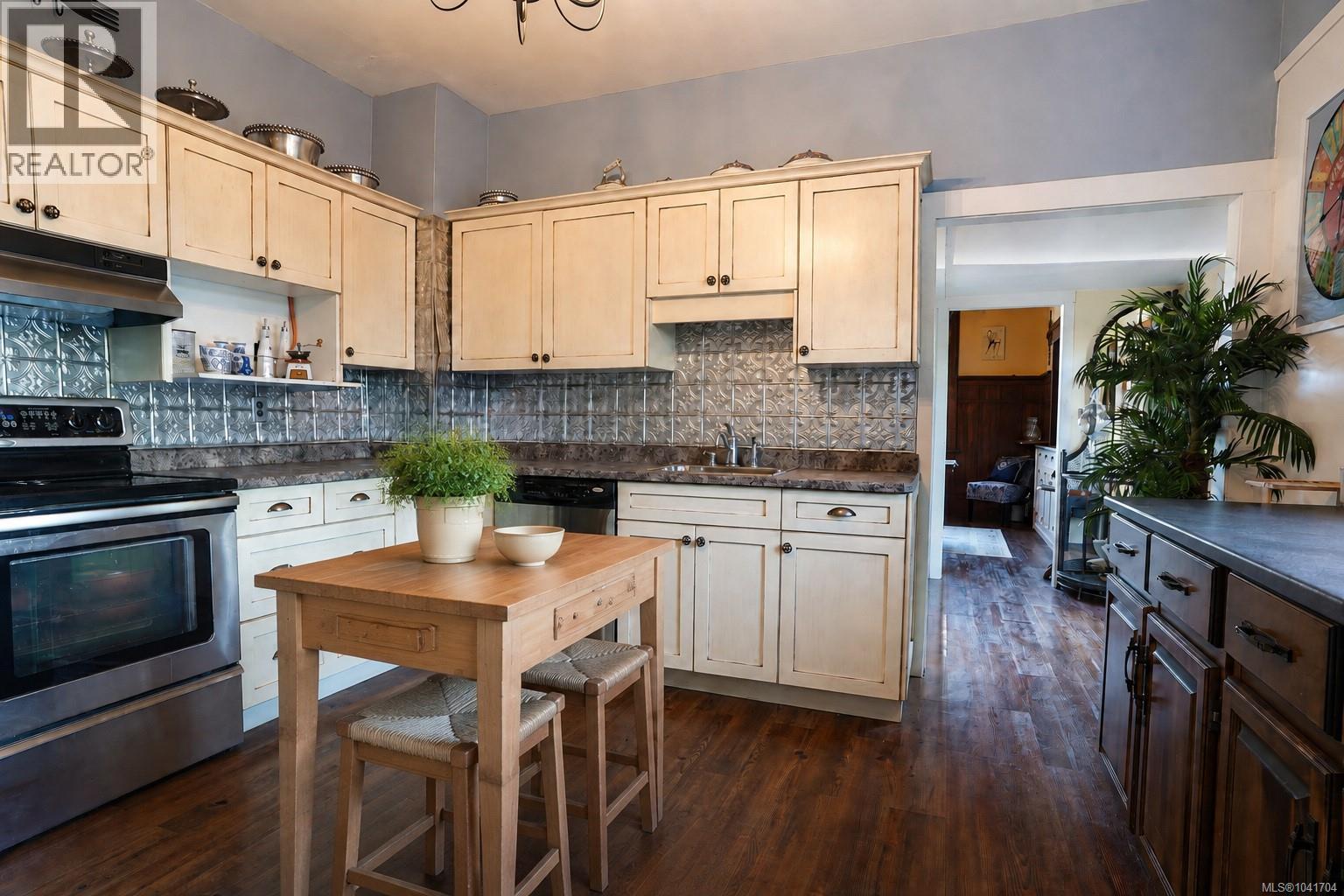 1295 Santa Rosa Ave, Saanich, British Columbia  V8Z 2V5 - Photo 14 - 1041704