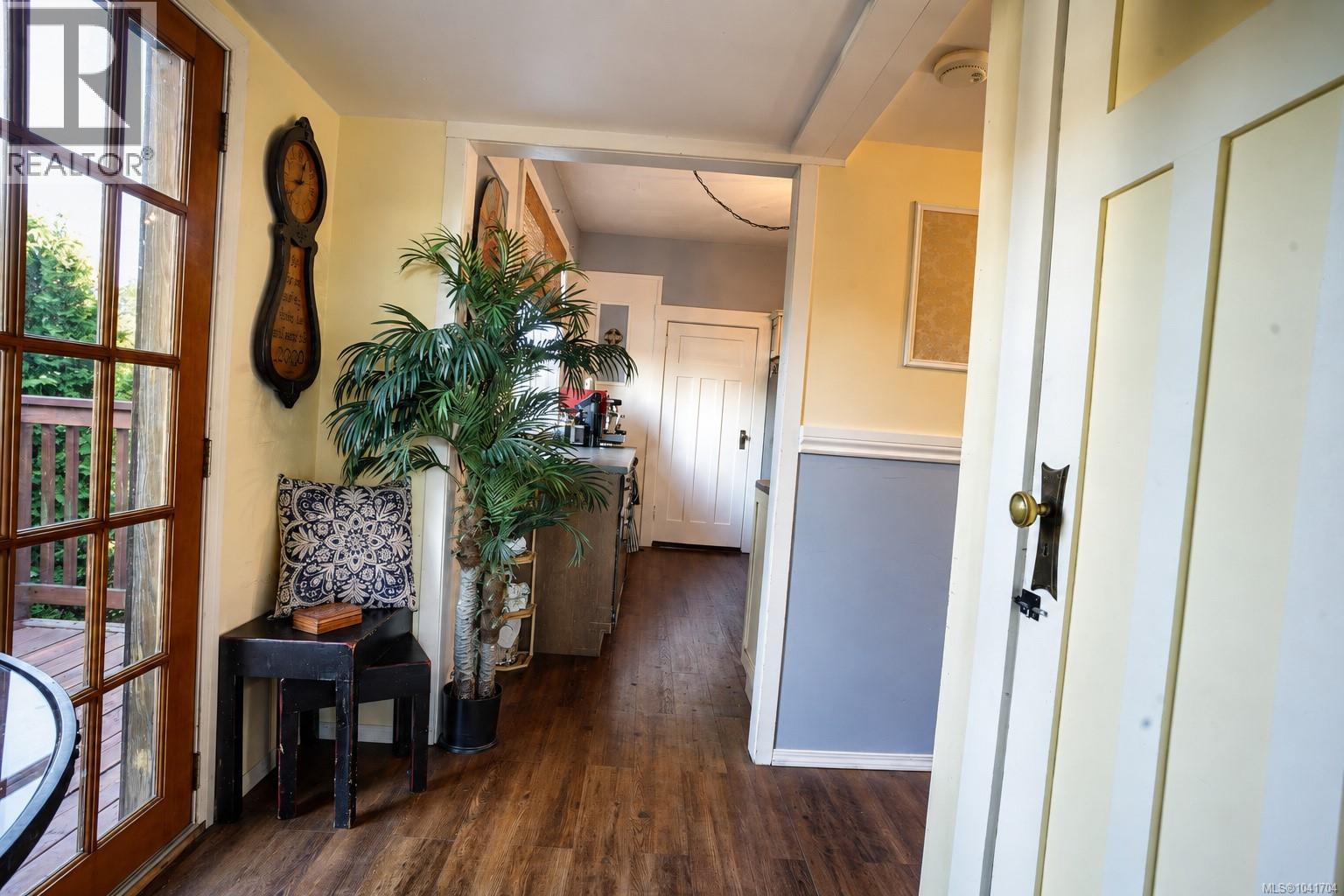 1295 Santa Rosa Ave, Saanich, British Columbia  V8Z 2V5 - Photo 11 - 1041704