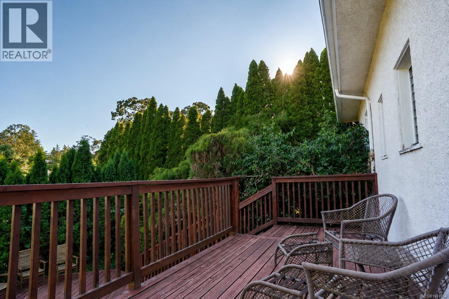 1295 Santa Rosa Ave, Saanich, British Columbia  V8Z 2V5 - Photo 43 - 1041704