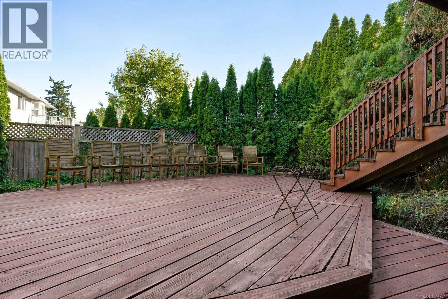 1295 Santa Rosa Ave, Saanich, British Columbia  V8Z 2V5 - Photo 40 - 1041704