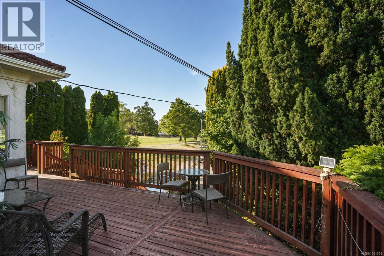 1295 Santa Rosa Ave, Saanich, British Columbia  V8Z 2V5 - Photo 37 - 1041704
