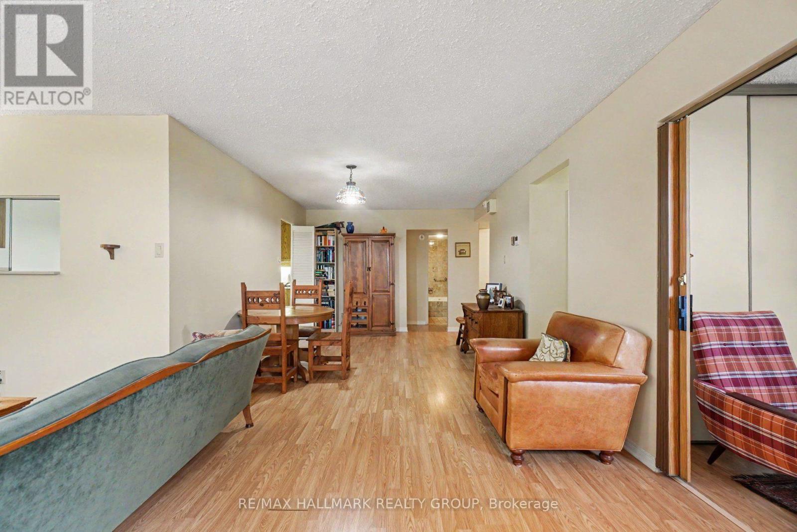 302 - 2850 Carling Avenue, Ottawa, Ontario  K2B 8M4 - Photo 4 - X13673988