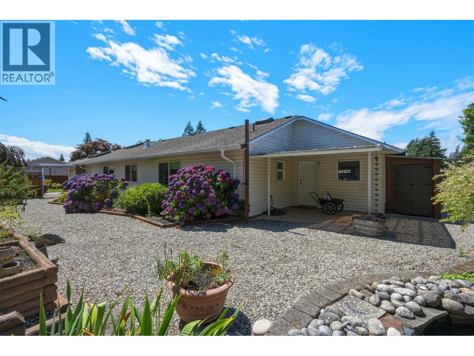 5616 Emerson Road, Sechelt, British Columbia  V0N 3A7 - Photo 4 - R3155710