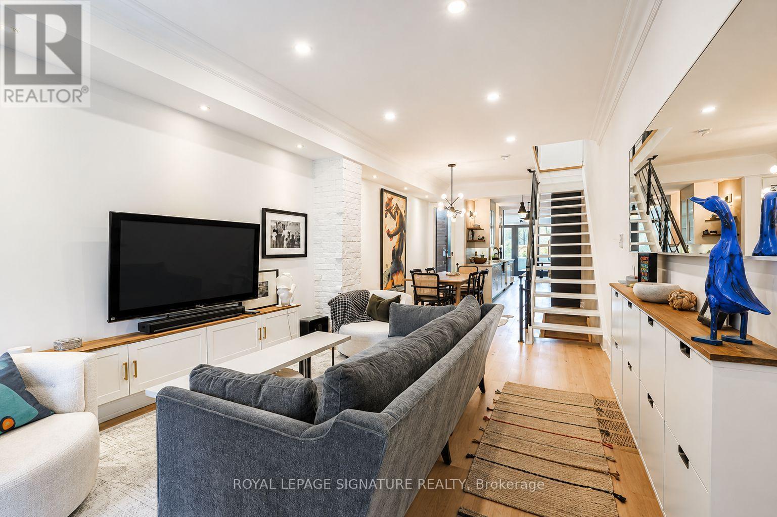 132 Major Street, Toronto, Ontario  M5S 2L2 - Photo 2 - C13673986