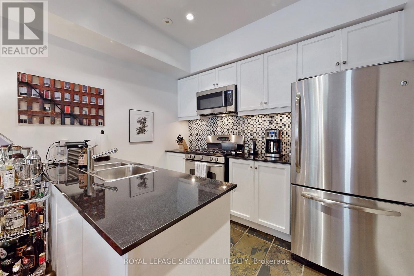 42 - 6 Wellesley Place, Toronto (North St. James Town), Ontario  M4Y 3E1 - Photo 4 - C13673996