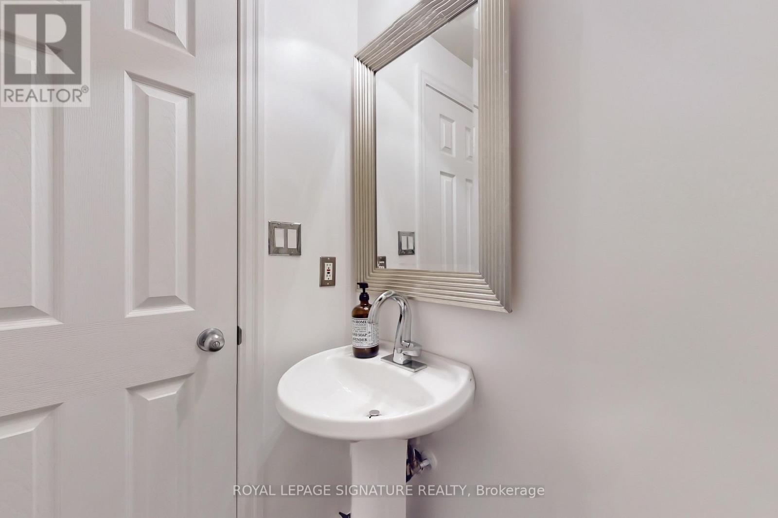 42 - 6 Wellesley Place, Toronto (North St. James Town), Ontario  M4Y 3E1 - Photo 6 - C13673996
