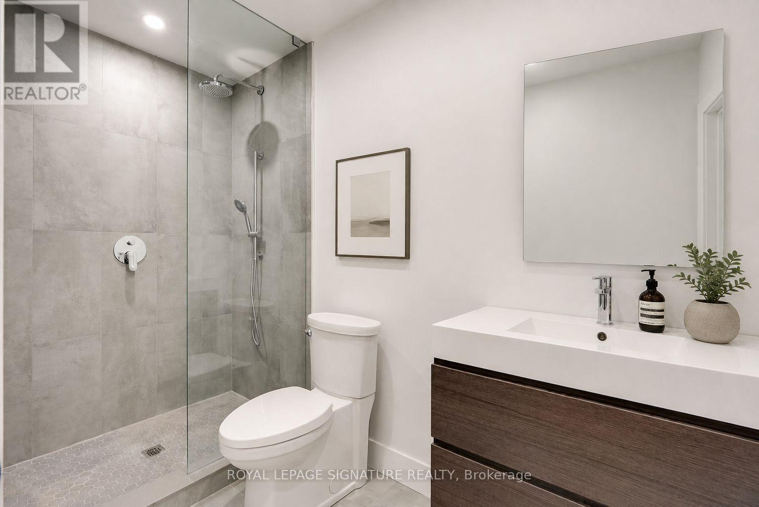 3 - 390 Palmerston Boulevard, Toronto (Palmerston-Little Italy), Ontario  M6G 2N6 - Photo 4 - C13674024