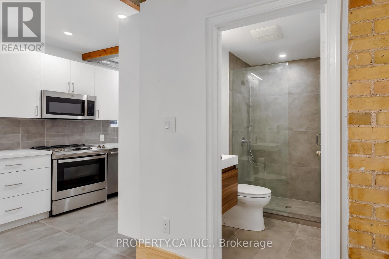 #8 - 97 Lee Avenue, Toronto (The Beaches), Ontario  M4E 2P2 - Photo 11 - E13674002