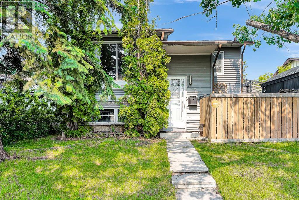215 Erin Woods Drive Se, Calgary, Alberta  T2B 2V7 - Photo 1 - A2326721
