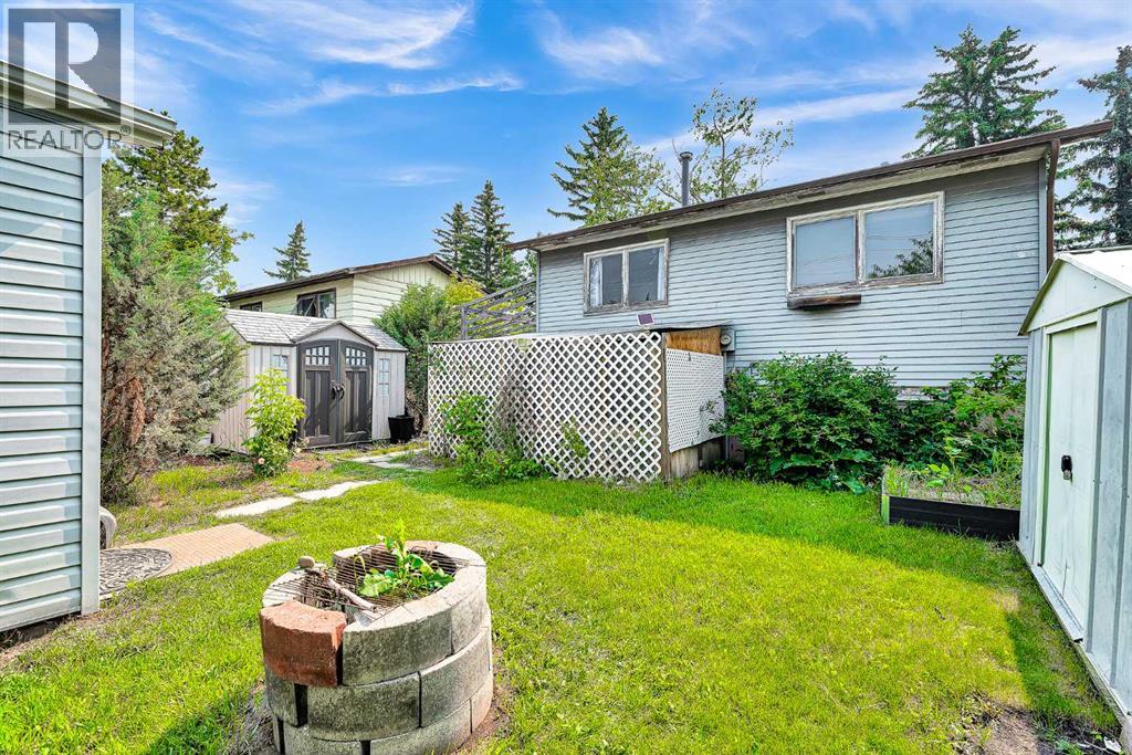215 Erin Woods Drive Se, Calgary, Alberta  T2B 2V7 - Photo 31 - A2326721