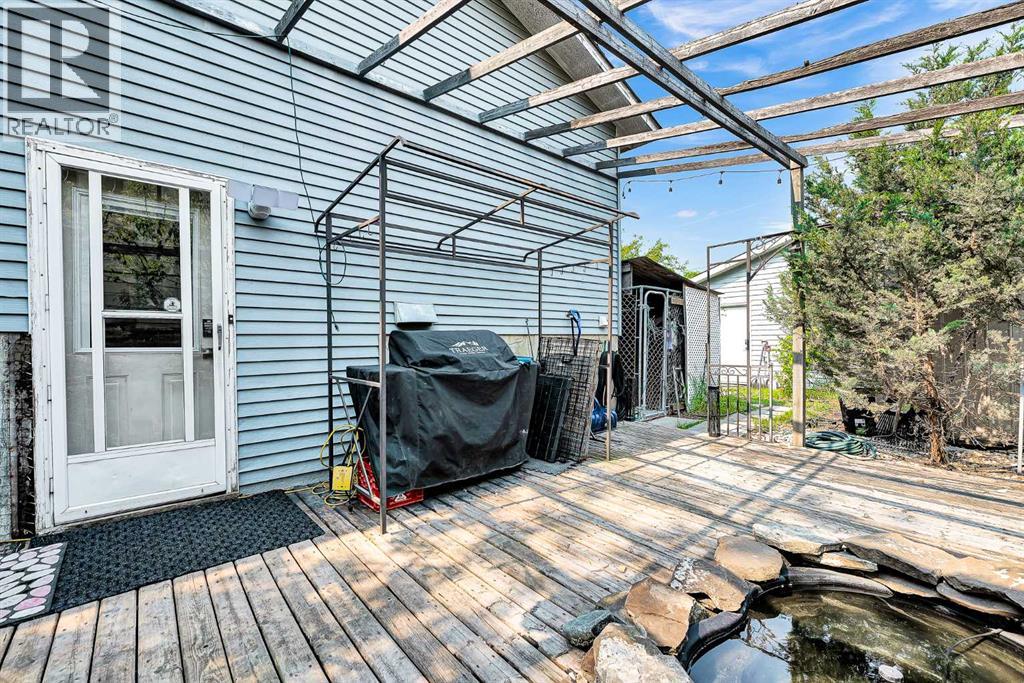 215 Erin Woods Drive Se, Calgary, Alberta  T2B 2V7 - Photo 24 - A2326721
