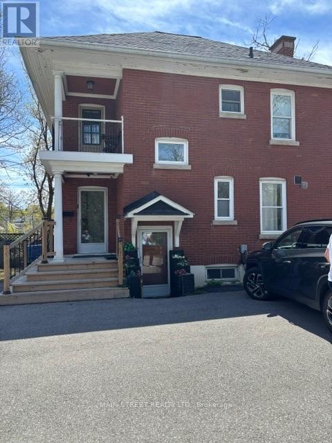 12 VINCENT STREET, Newmarket, Ontario