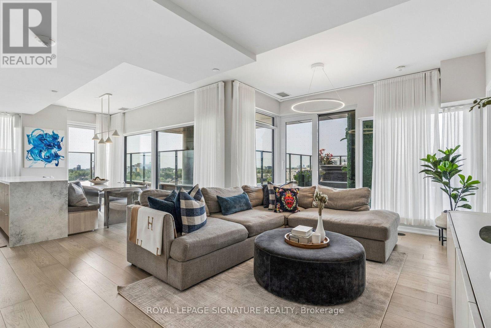 702 - 10 GRAPHOPHONE GROVE, Toronto, Ontario