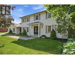 1 MEANDER CLOSE, Hamilton, Ontario