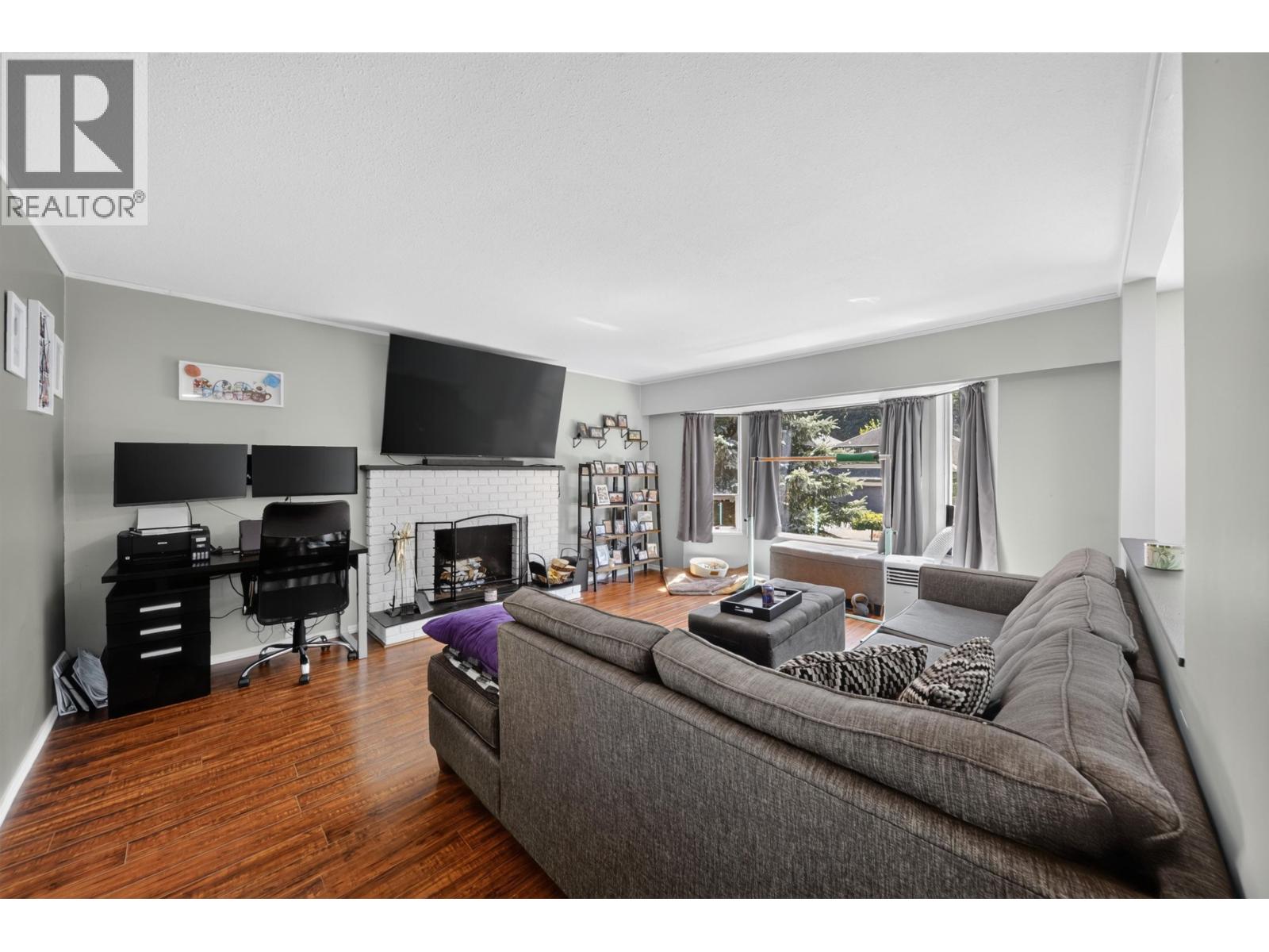 20835 Wicklund Avenue, Maple Ridge, British Columbia V2X 8E8 - Photo 5 - R3154356