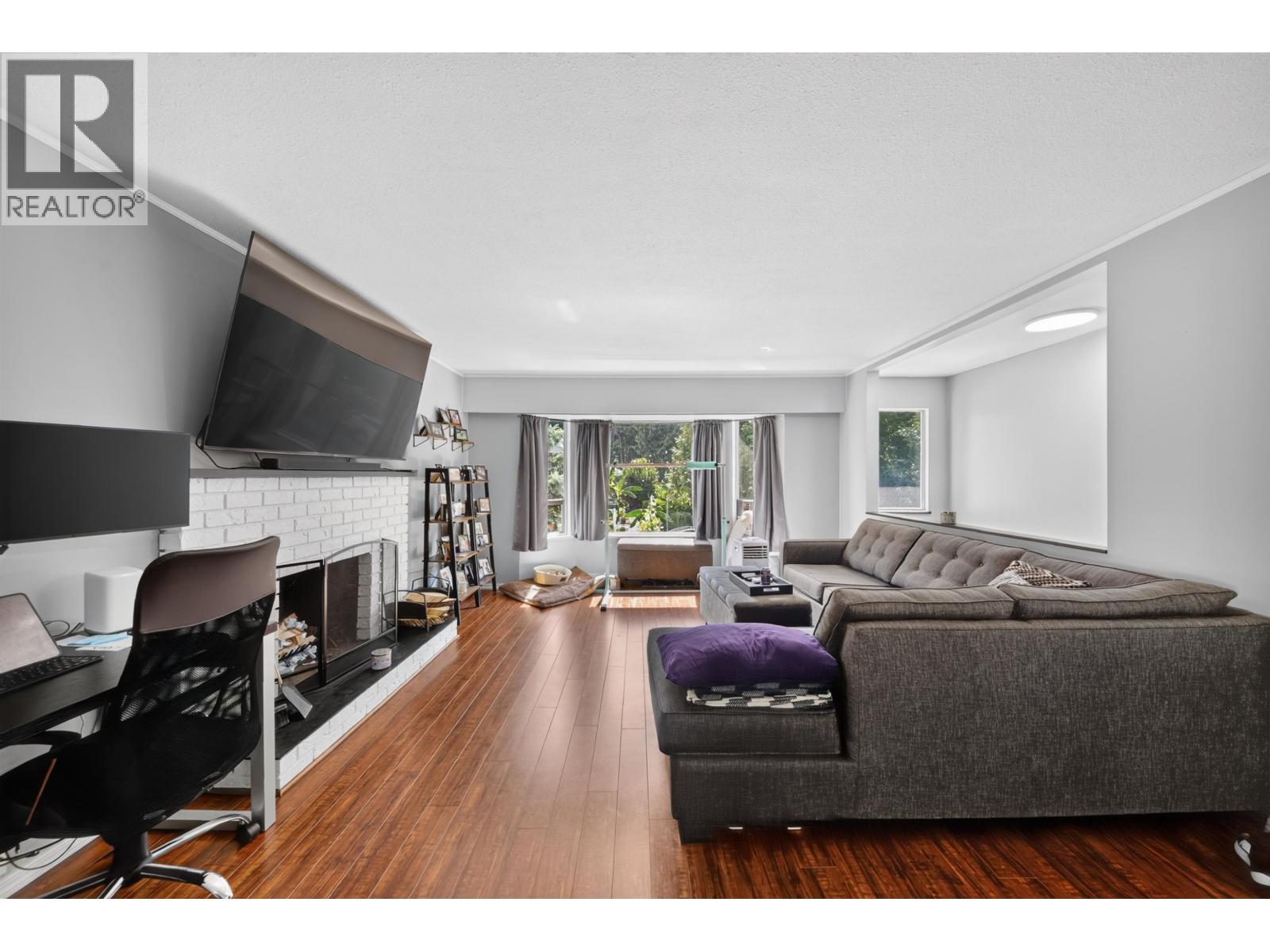 20835 Wicklund Avenue, Maple Ridge, British Columbia V2X 8E8 - Photo 6 - R3154356