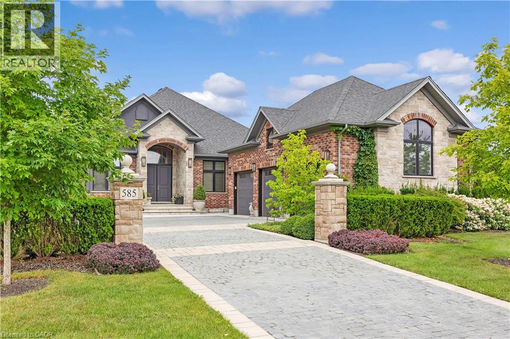 585 REGAL Place, Waterloo, Ontario