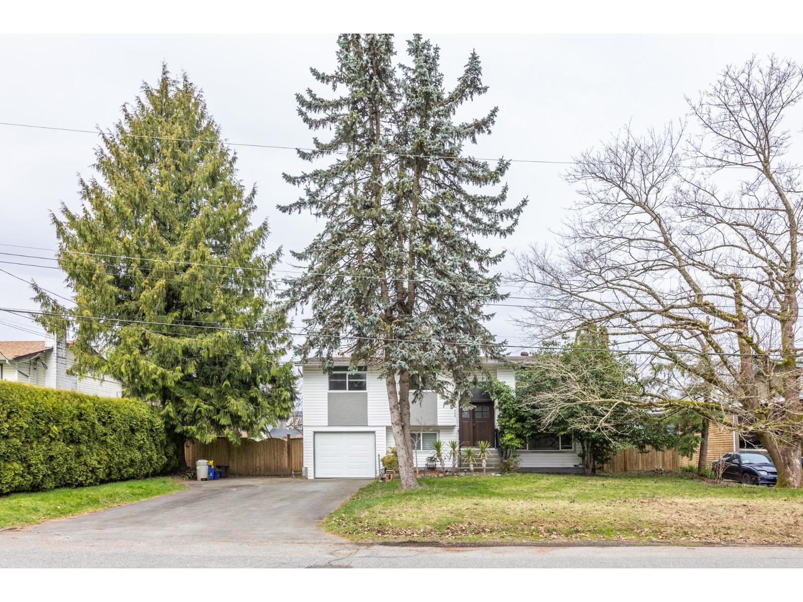 27283 29 Avenue, Langley, British Columbia  V4W 3J8 - Photo 2 - R3155396