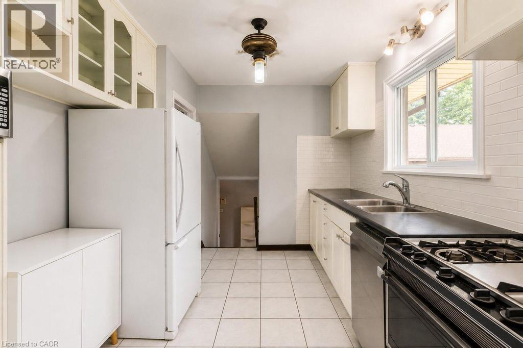 120 Stone Church Road W, Hamilton, Ontario  L9B 1A3 - Photo 13 - 40855543