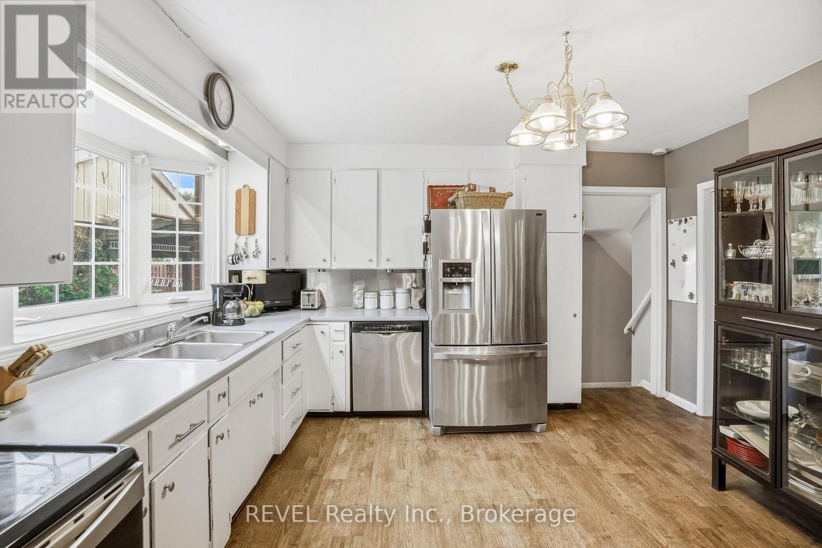 4123 Dorchester Road, Niagara Falls (Morrison), Ontario  L2E 6N1 - Photo 14 - X13674088