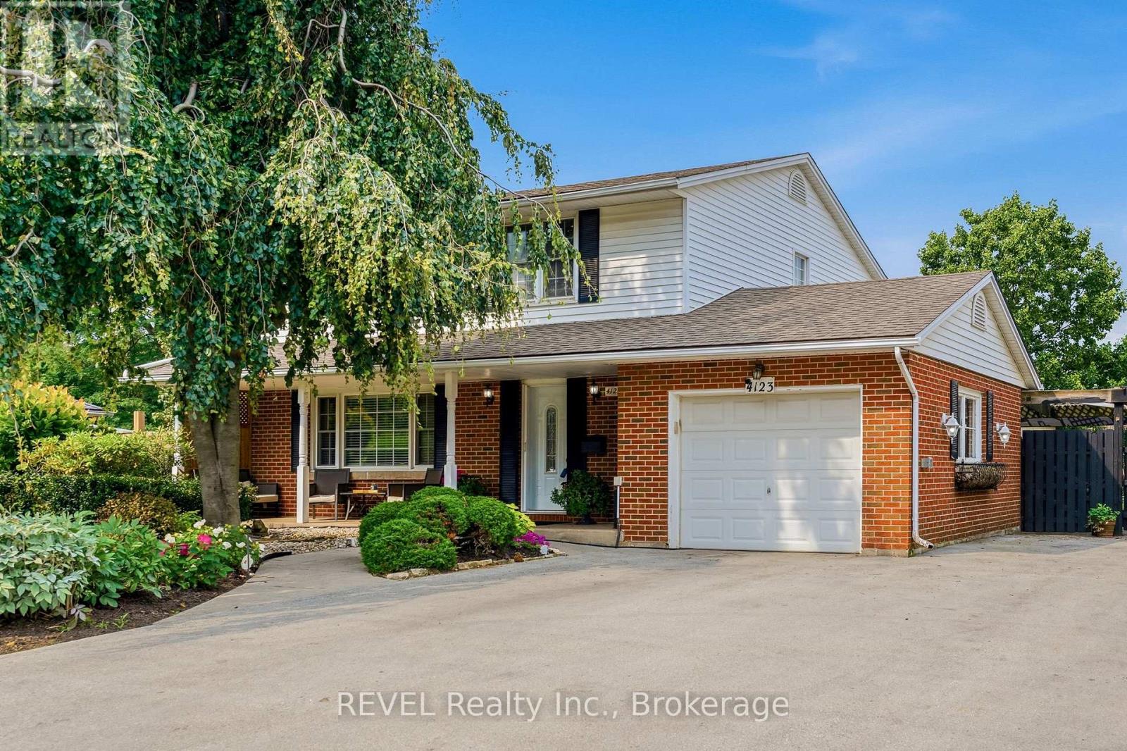 4123 Dorchester Road, Niagara Falls (Morrison), Ontario  L2E 6N1 - Photo 2 - X13674088