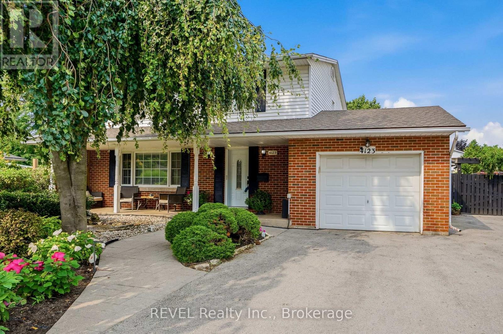 4123 Dorchester Road, Niagara Falls (Morrison), Ontario  L2E 6N1 - Photo 4 - X13674088