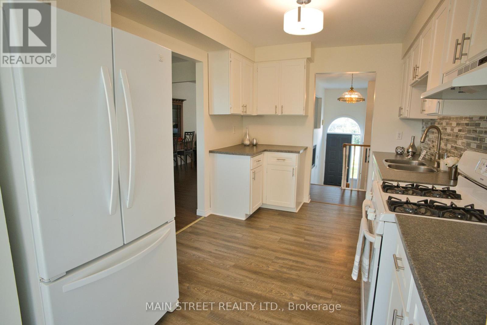 97 Riverglen Drive, Georgina, Ontario  L4P 2R3 - Photo 10 - N13674084