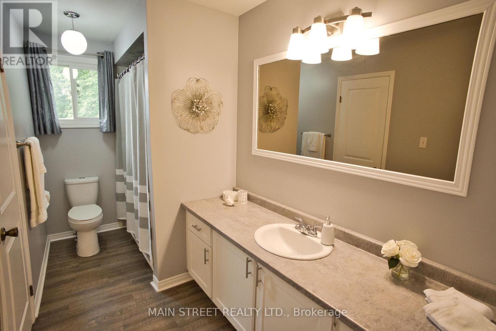 97 Riverglen Drive, Georgina, Ontario  L4P 2R3 - Photo 17 - N13674084