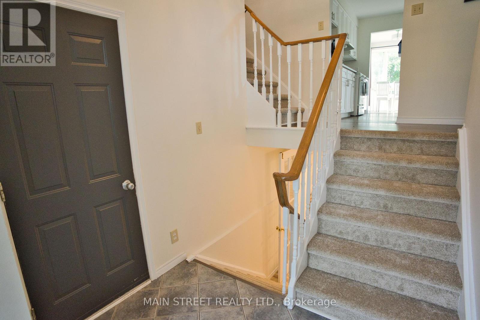 97 Riverglen Drive, Georgina, Ontario  L4P 2R3 - Photo 3 - N13674084
