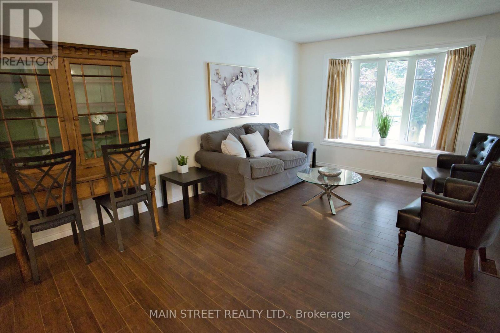 97 Riverglen Drive, Georgina, Ontario  L4P 2R3 - Photo 4 - N13674084