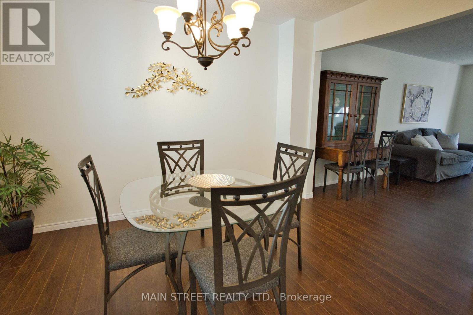 97 Riverglen Drive, Georgina, Ontario  L4P 2R3 - Photo 5 - N13674084