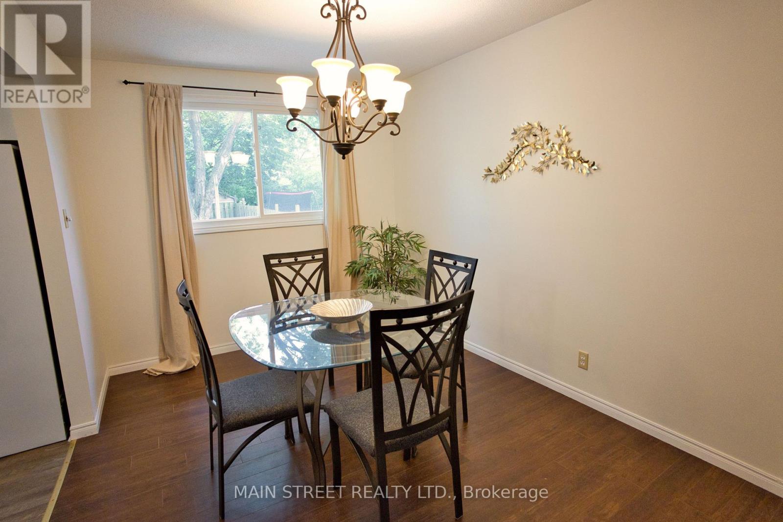 97 Riverglen Drive, Georgina, Ontario  L4P 2R3 - Photo 7 - N13674084