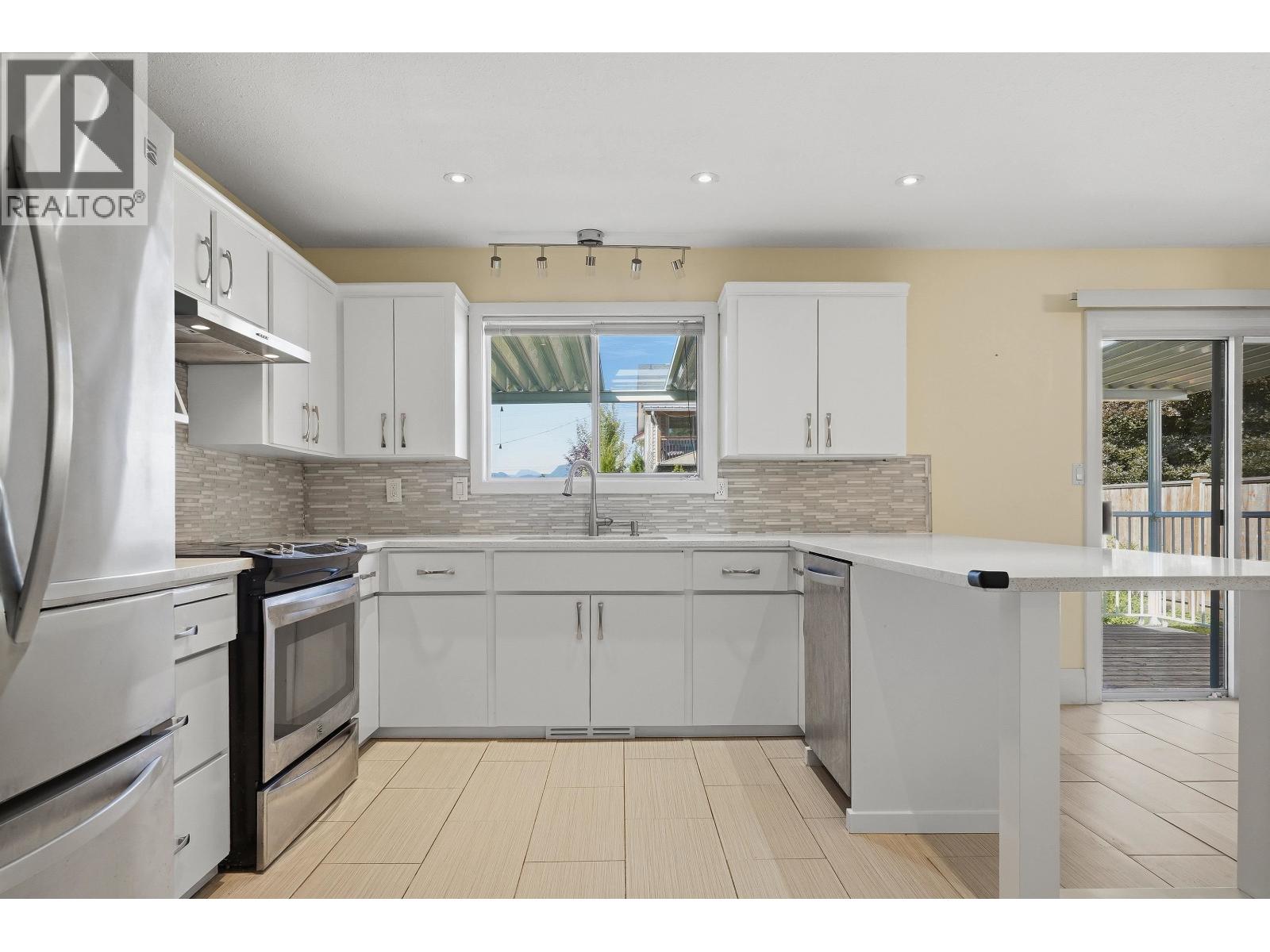 23423 Sandpiper Avenue, Maple Ridge, British Columbia  V2X 9M4 - Photo 7 - R3155335