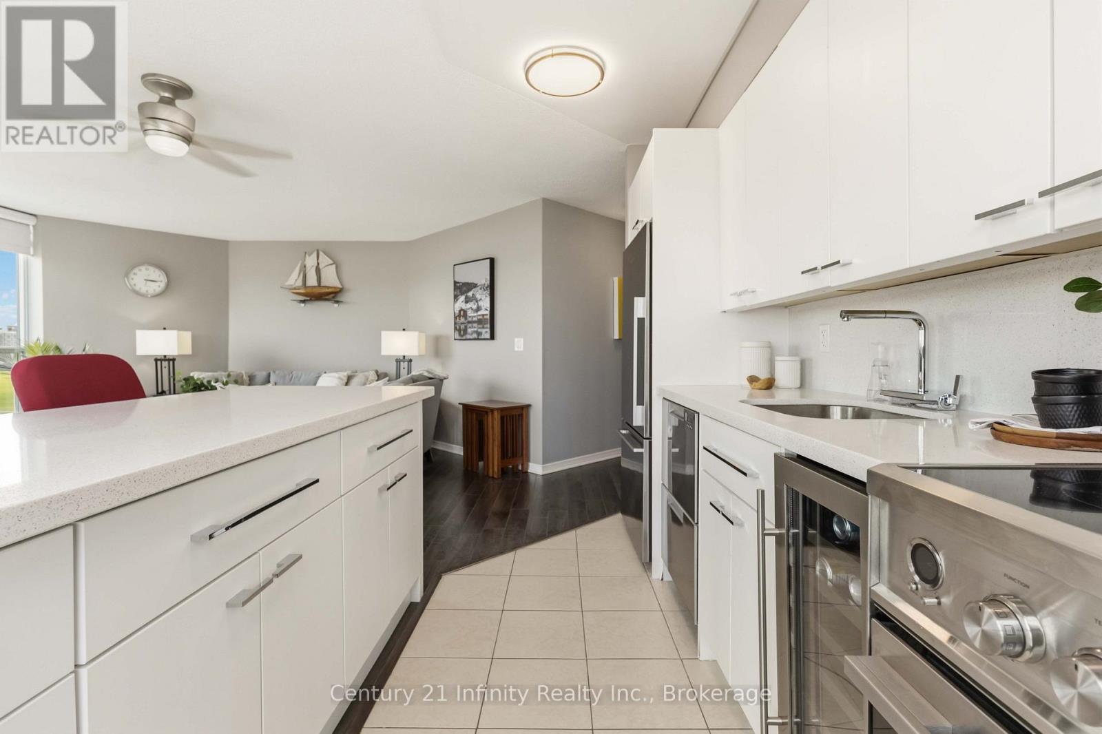 510 - 340 Watson Street W, Whitby, Ontario  L1N 9G1 - Photo 14 - E13674114
