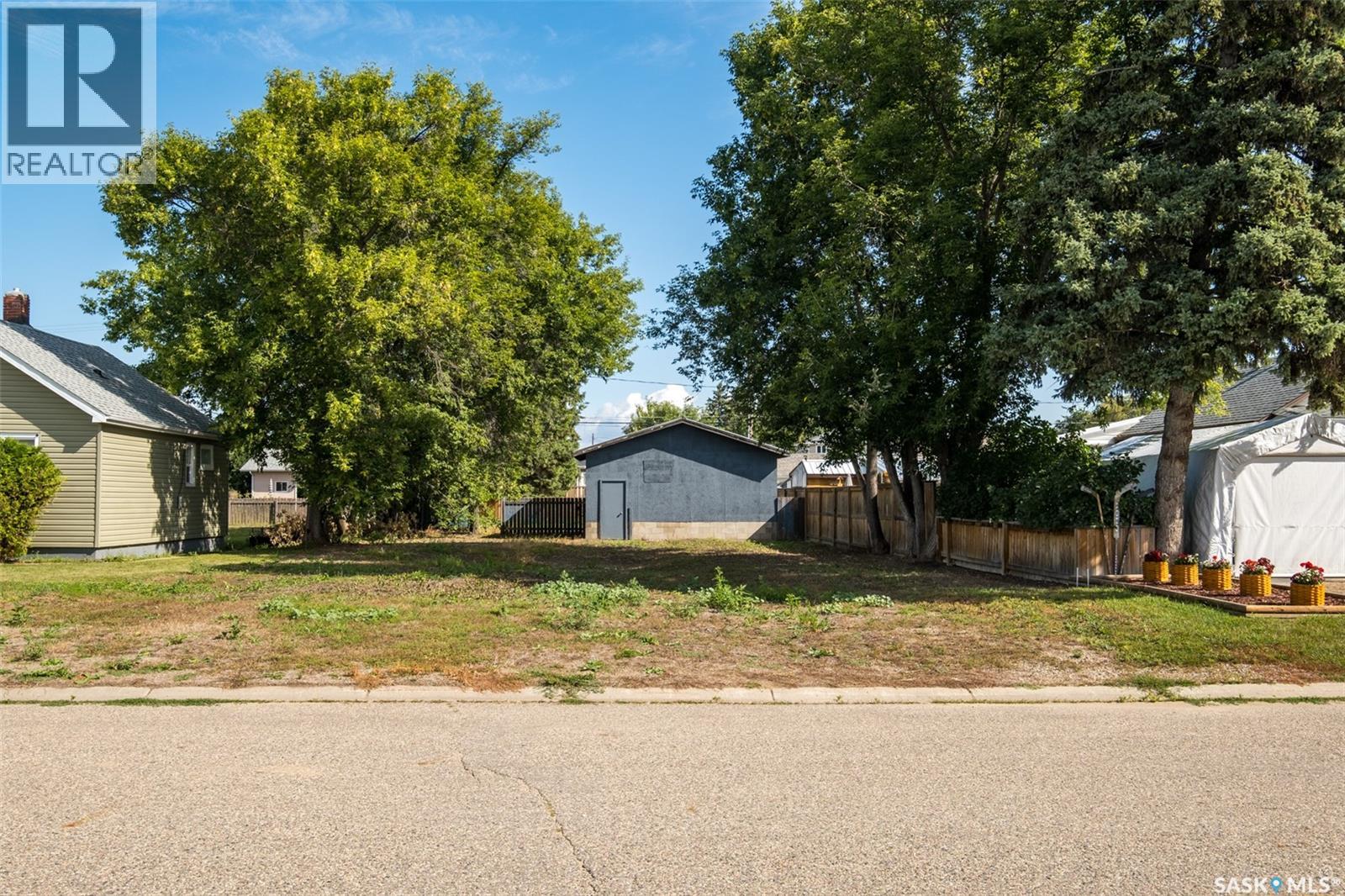 766 3rd Street E, Prince Albert, Saskatchewan  S6V 0J1 - Photo 2 - SK045479
