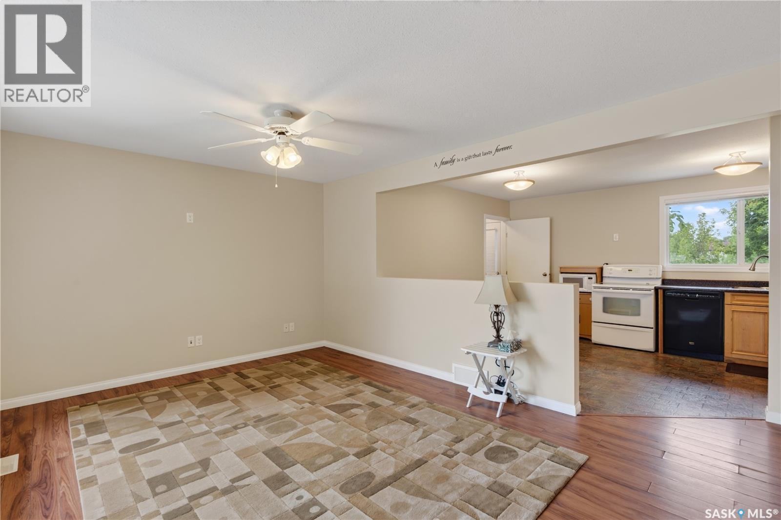 214 Fisher Crescent, Saskatoon, Saskatchewan  S7L 5C9 - Photo 3 - SK045409
