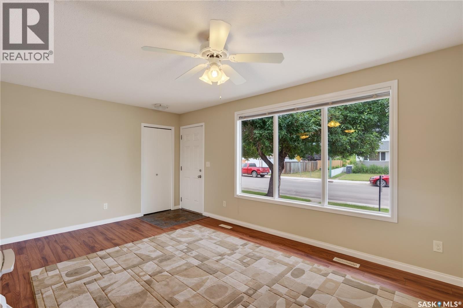 214 Fisher Crescent, Saskatoon, Saskatchewan  S7L 5C9 - Photo 5 - SK045409