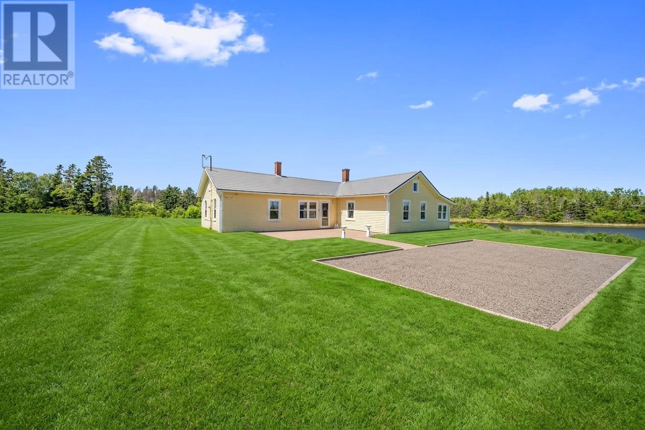 90 Tuplin Rd, Ellerslie-Bideford, Prince Edward Island C0B 1J0 - Photo 2 - 202616283