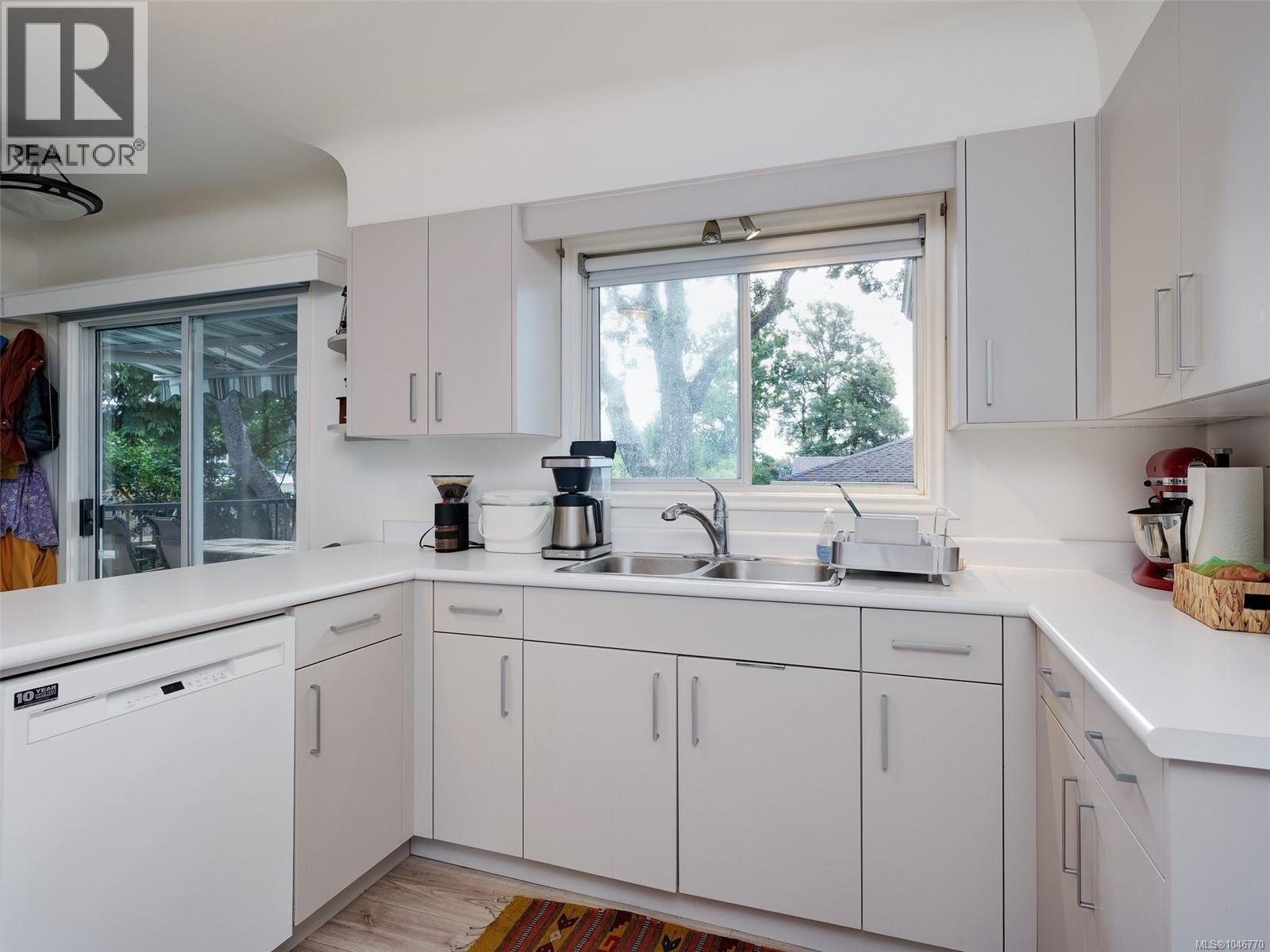 2541 Nottingham Rd, Oak Bay, British Columbia V8R 6C7 - Photo 6 - 1046770