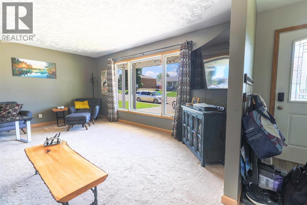 5739 55 Street, Rocky Mountain House, Alberta  T4T 1J7 - Photo 4 - A2319072