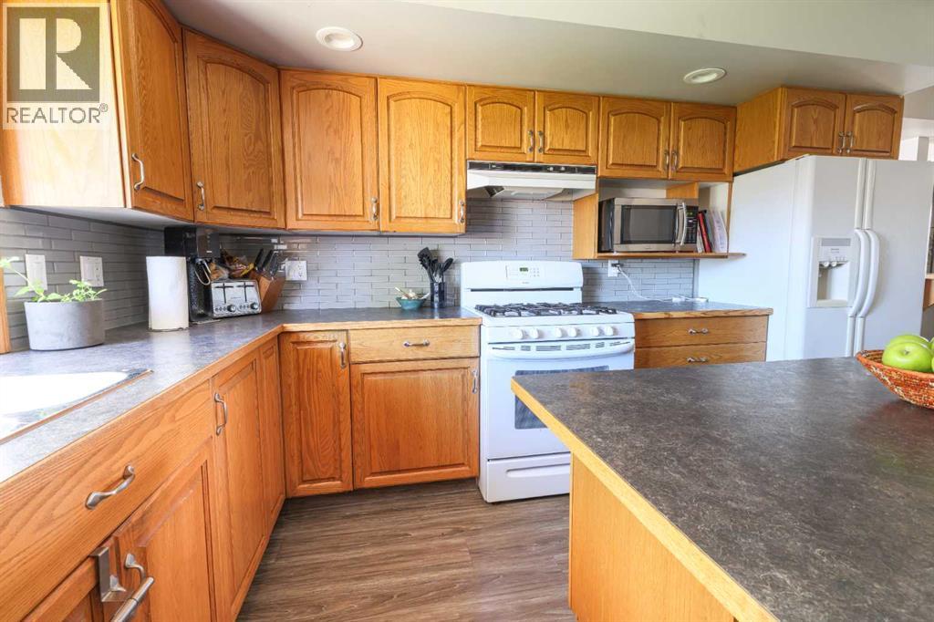 5739 55 Street, Rocky Mountain House, Alberta  T4T 1J7 - Photo 9 - A2319072