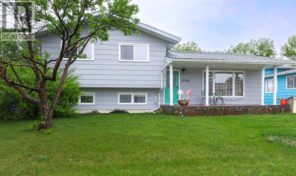 5739 55 Street, Rocky Mountain House, Alberta  T4T 1J7 - Photo 1 - A2319072