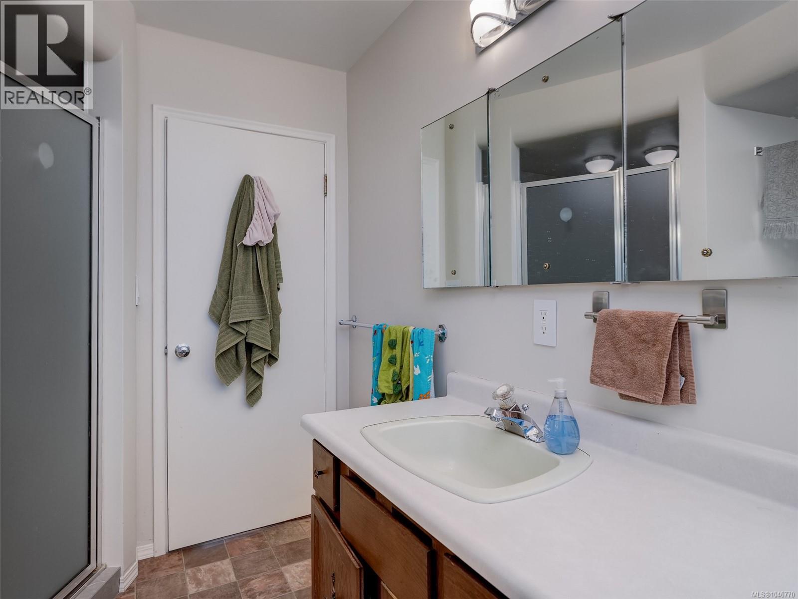 2541 Nottingham Rd, Oak Bay, British Columbia V8R 6C7 - Photo 9 - 1046770