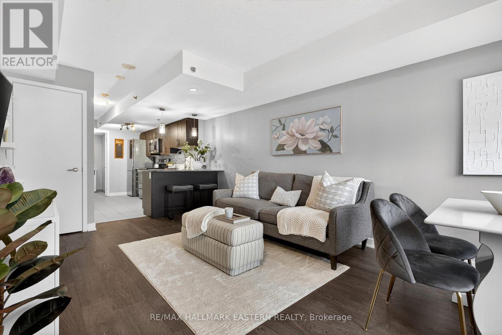 Th3 - 11 Superior Avenue, Toronto, Ontario  M8V 0A7 - Photo 4 - W13671108